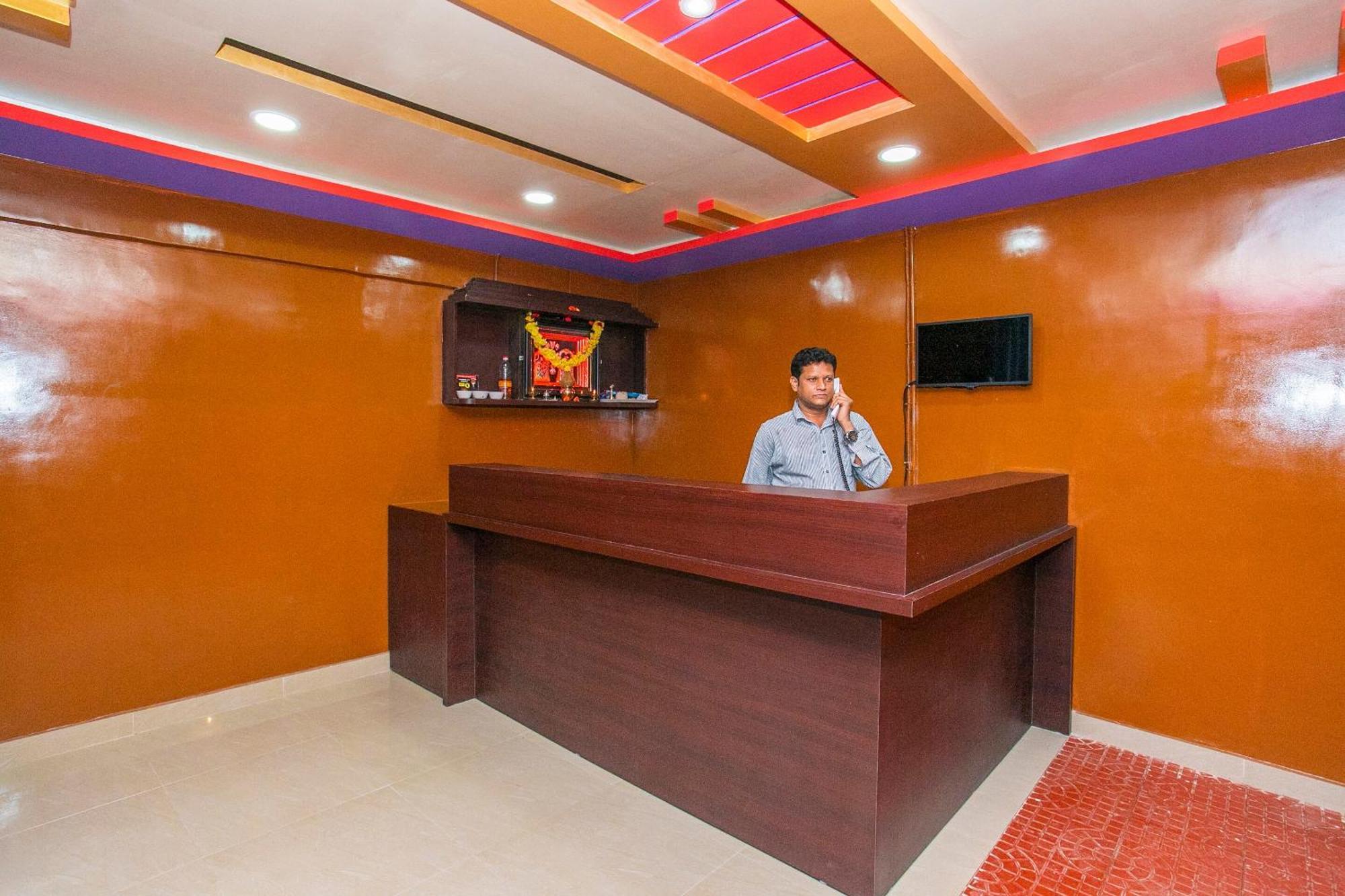 Flagship Sri Hari Premium Comforts Near Sandhya Digital 4K Theatre Bangalore Bagian luar foto